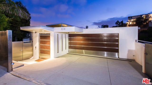 9274 Sierra Mar, Los Angeles, CA 90069