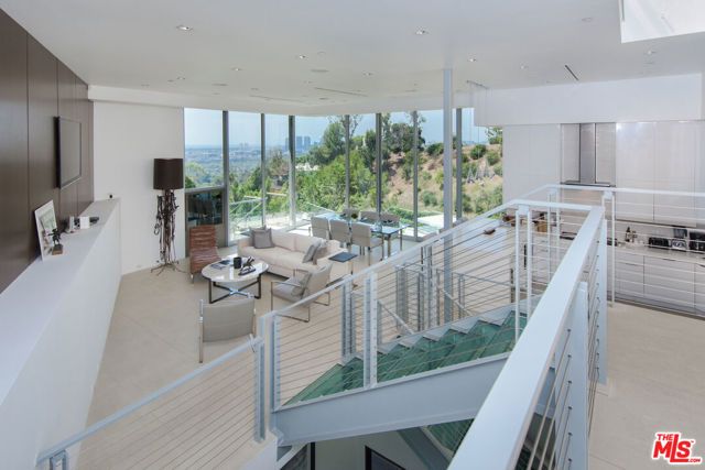 9274 Sierra Mar, Los Angeles, CA 90069