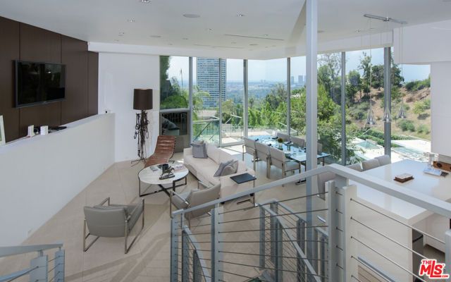 9274 Sierra Mar, Los Angeles, CA 90069