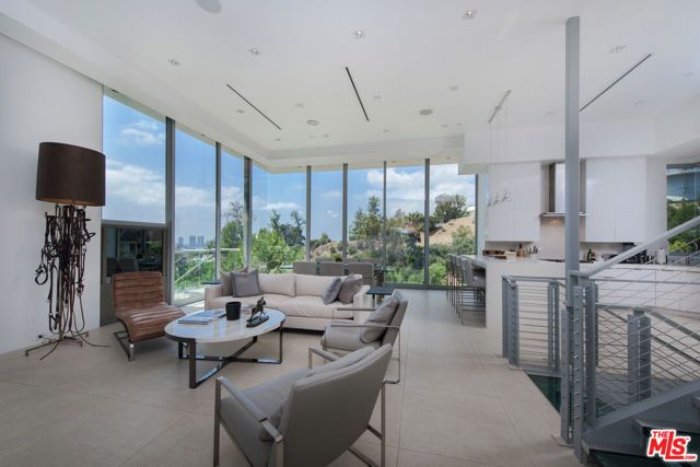 9274 Sierra Mar, Los Angeles, CA 90069