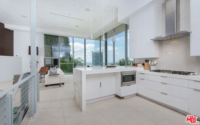 9274 Sierra Mar, Los Angeles, CA 90069