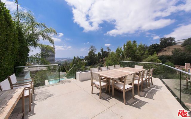 9274 Sierra Mar, Los Angeles, CA 90069