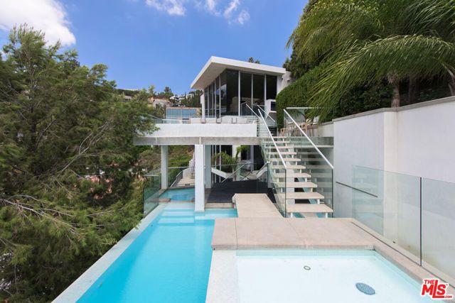 9274 Sierra Mar, Los Angeles, CA 90069