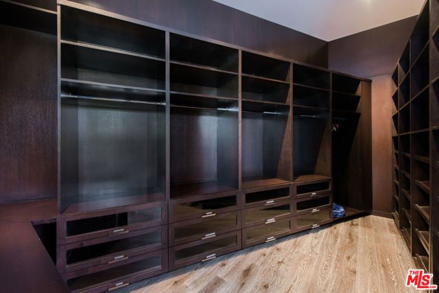 9274 Sierra Mar, Los Angeles, CA 90069