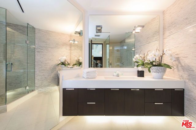9274 Sierra Mar, Los Angeles, CA 90069