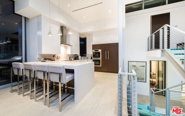 9274 Sierra Mar, Los Angeles, CA 90069