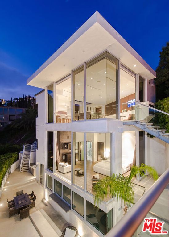 9274 Sierra Mar, Los Angeles, CA 90069