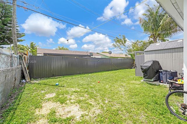 2020 NW 51st St, Miami, FL 33142