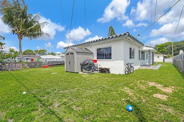 2020 NW 51st St, Miami, FL 33142