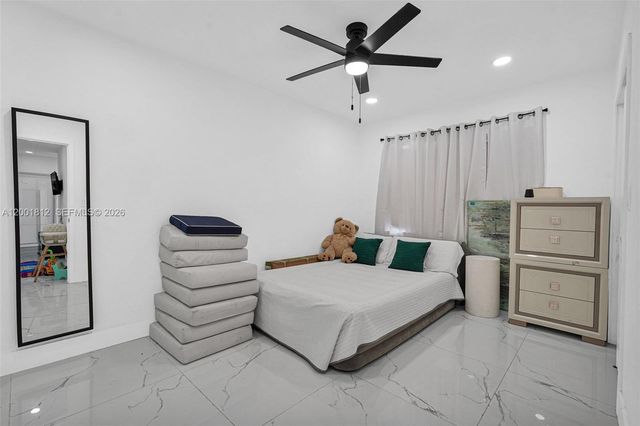 2020 NW 51st St, Miami, FL 33142