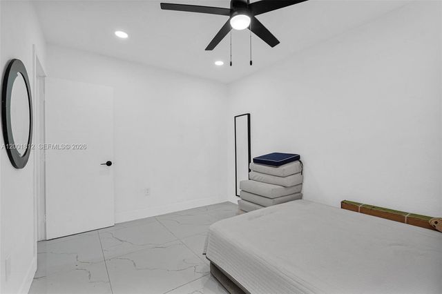 2020 NW 51st St, Miami, FL 33142