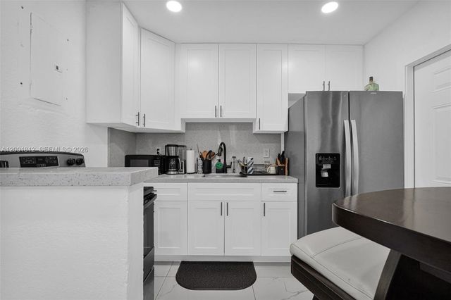 2020 NW 51st St, Miami, FL 33142