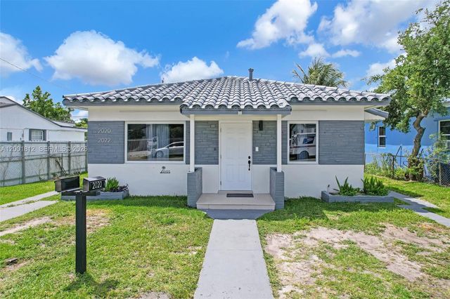 2020 NW 51st St, Miami, FL 33142