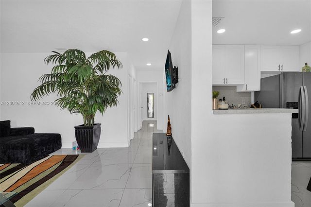 2020 NW 51st St, Miami, FL 33142