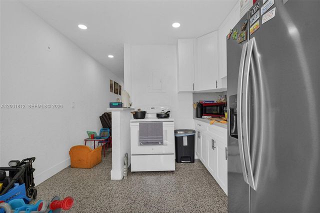 2020 NW 51st St, Miami, FL 33142