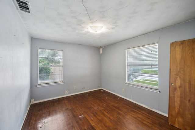 4518 Live Oak Drive, Mesquite, TX 75150