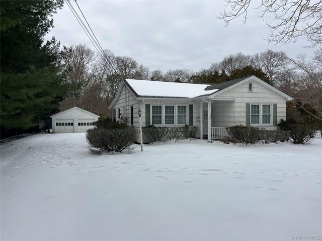 300 Hewlett Avenue, East Patchogue, NY 11772