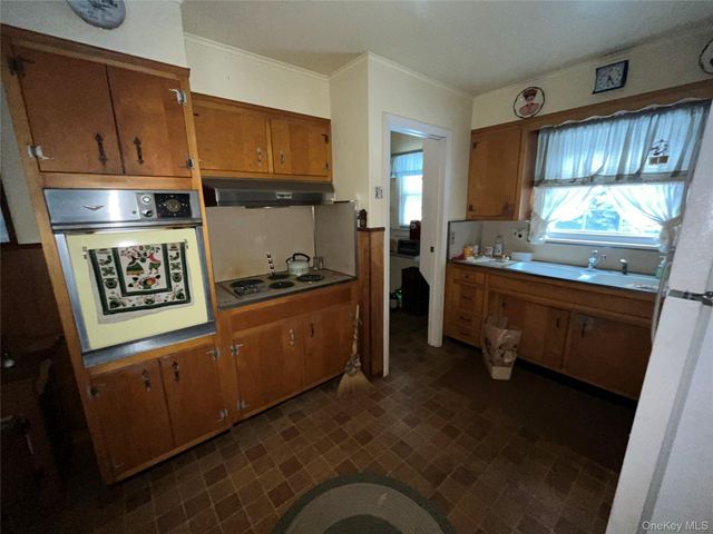 300 Hewlett Avenue, East Patchogue, NY 11772