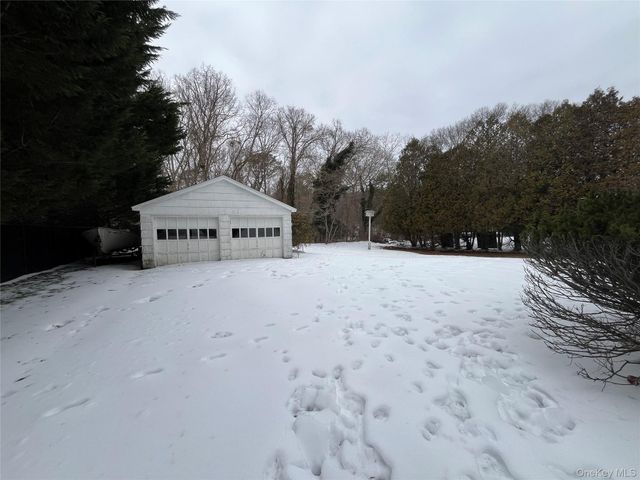 300 Hewlett Avenue, East Patchogue, NY 11772