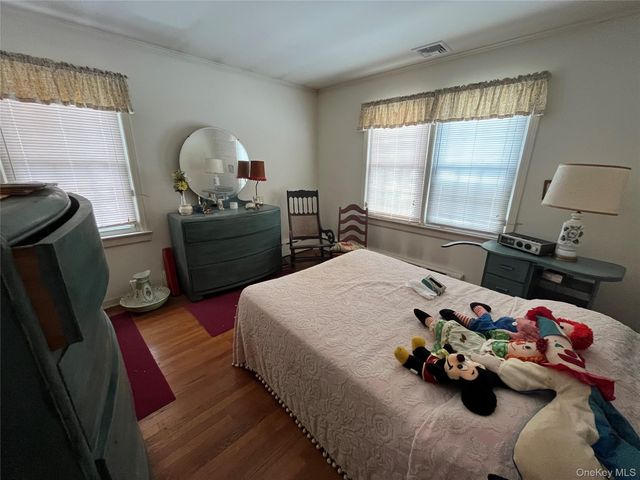 300 Hewlett Avenue, East Patchogue, NY 11772