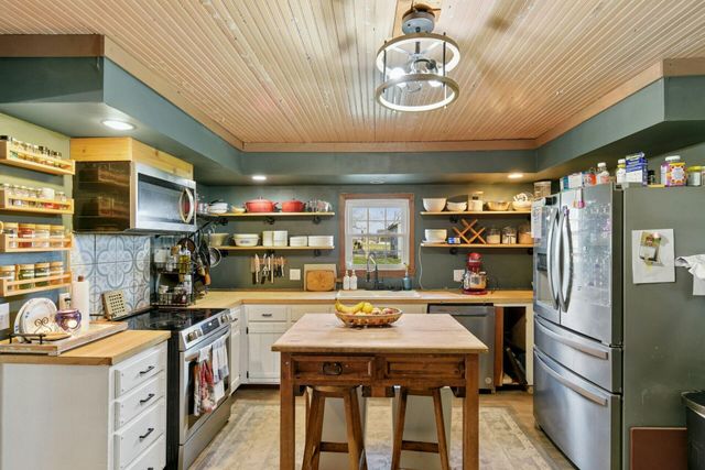 1670 W Union Chapel Road, Nixa, MO 65714