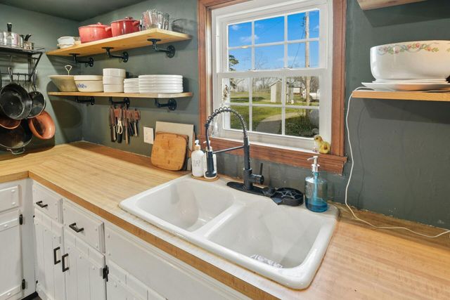 1670 W Union Chapel Road, Nixa, MO 65714