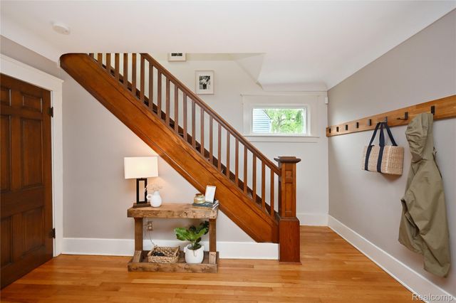 232 W Houstonia Avenue, Royal Oak, MI 48073