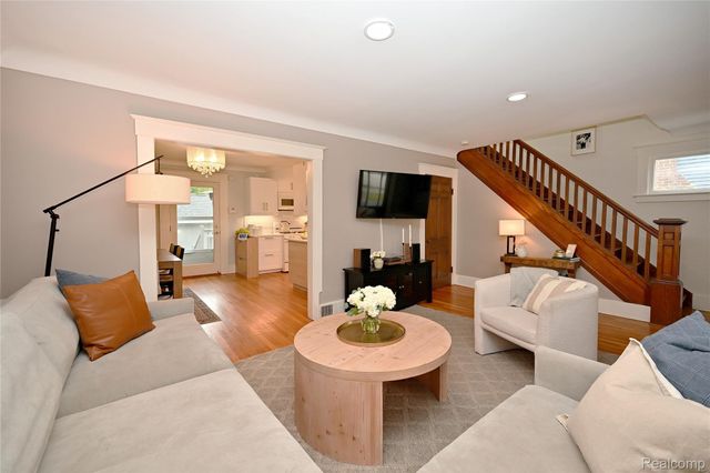 232 W Houstonia Avenue, Royal Oak, MI 48073