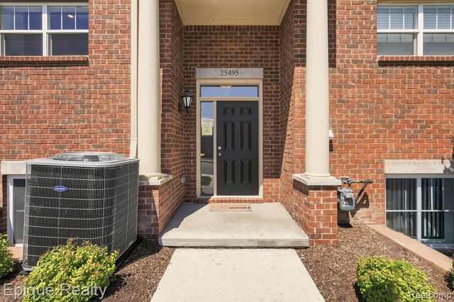 25495 Grandview Lane 25, Novi, MI 48375