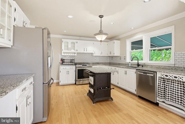 8111 BARKSDALE RD, Baltimore, MD 21286