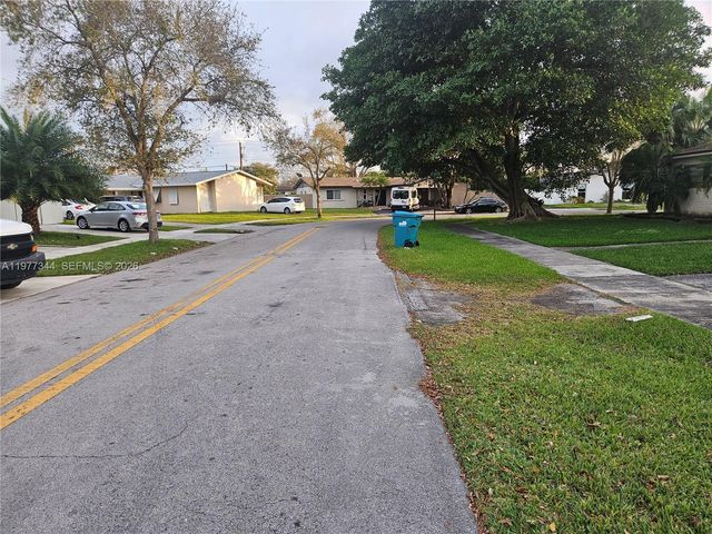 19112 SW 95th Ave, Cutler Bay, FL 33157