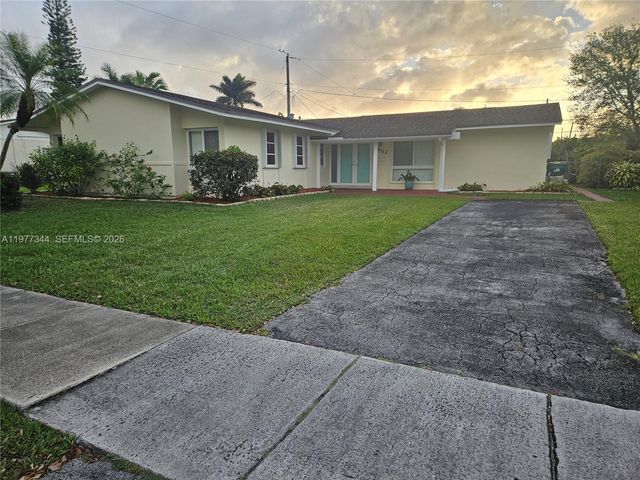 19112 SW 95th Ave, Cutler Bay, FL 33157