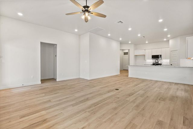 2314 Abbeville Avenue, Wolfforth, TX 79382