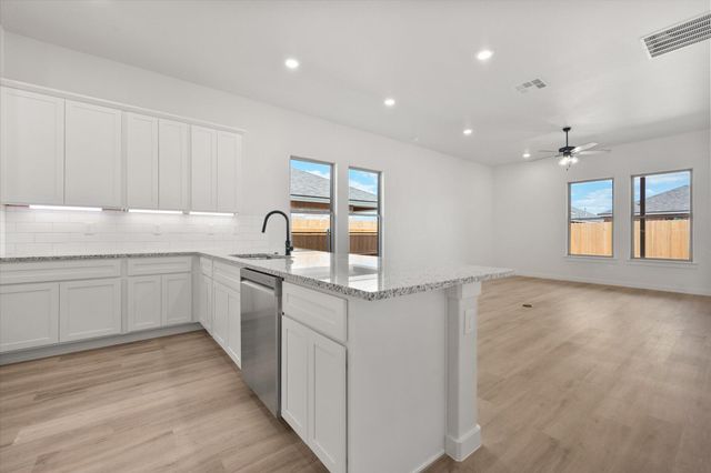 2314 Abbeville Avenue, Wolfforth, TX 79382