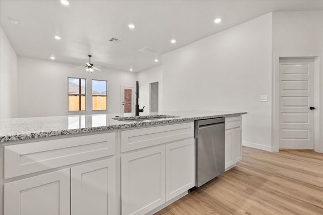 2314 Abbeville Avenue, Wolfforth, TX 79382