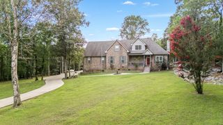 5398 Woods Edge Dr, Lebanon, TN 37090