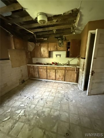 1600 Cleveland Avenue, Niagara Falls, NY 14305