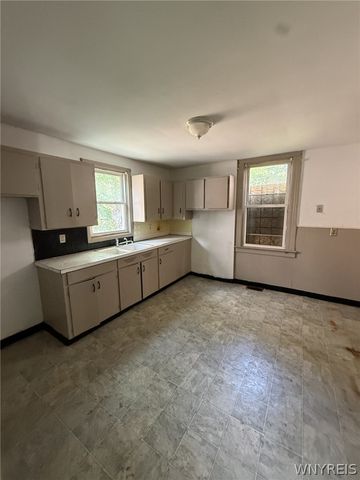 1600 Cleveland Avenue, Niagara Falls, NY 14305