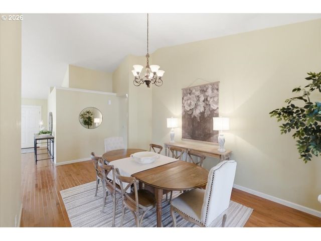 5718 E St, Springfield, OR 97477