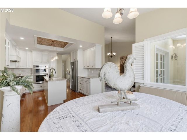 5718 E St, Springfield, OR 97477