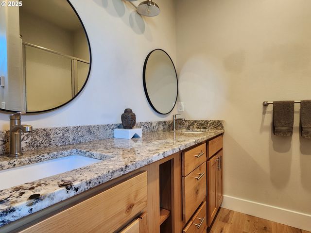 891 Ne DIVISION Ave, Bandon, OR 97411