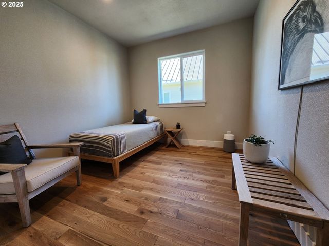 891 Ne DIVISION Ave, Bandon, OR 97411