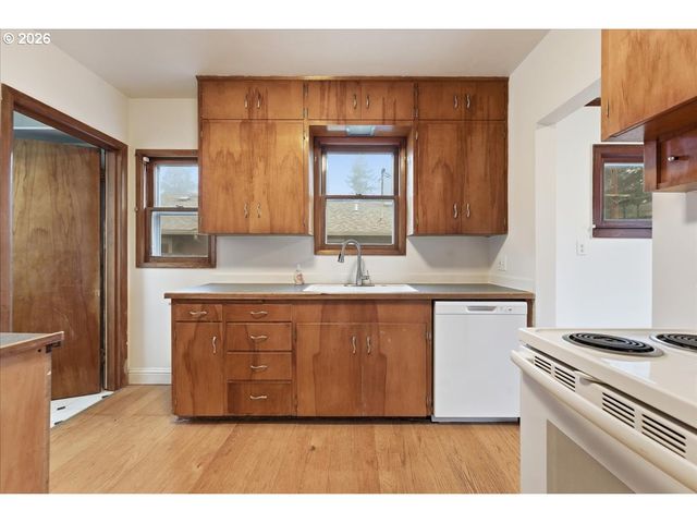 4903 Se 76TH Ave, Portland, OR 97206