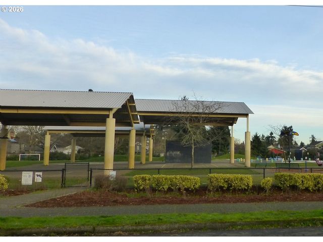 4903 Se 76TH Ave, Portland, OR 97206