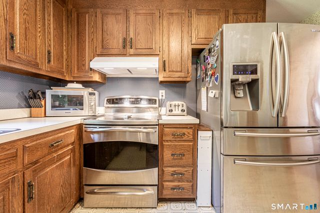 27 West Street, Hebron, CT 06248