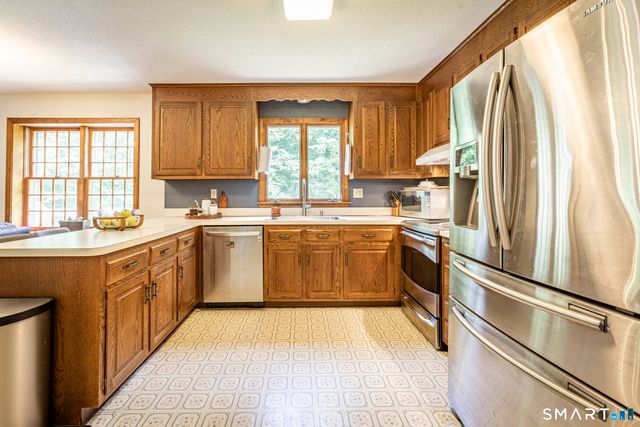 27 West Street, Hebron, CT 06248