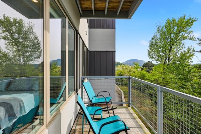 411 Fairpoint Street 205, Chattanooga, TN 37405
