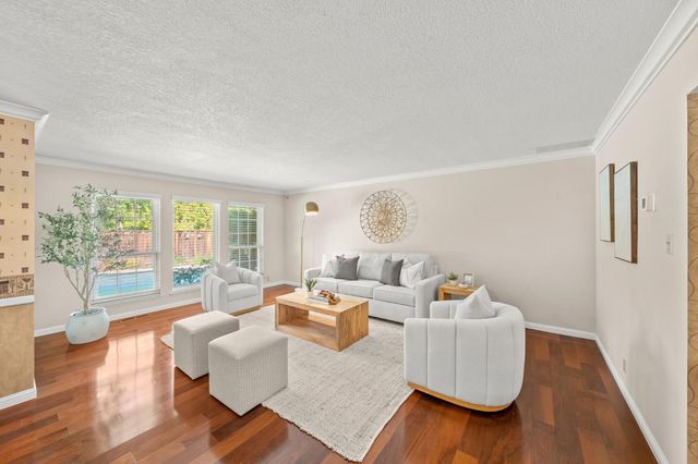 880 Laverstock Way, Sacramento, CA 95864