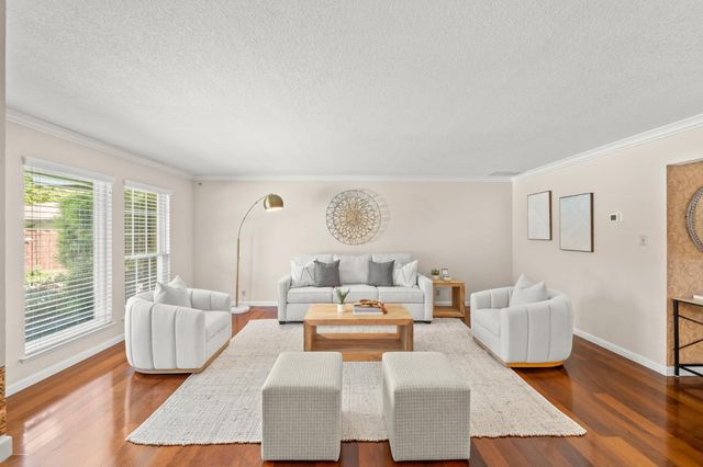 880 Laverstock Way, Sacramento, CA 95864