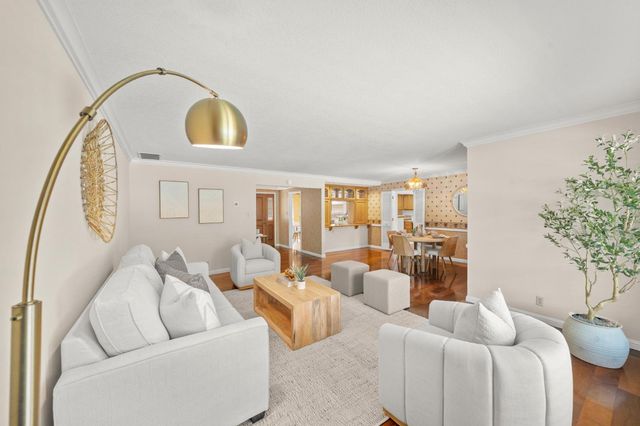 880 Laverstock Way, Sacramento, CA 95864